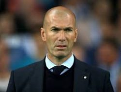 Zidane Ancam Barcelona, Sebut Real Madrid Bangkit Musim Depan