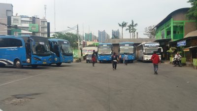 Tiket Pesawat Mahal Berimbas ke Terminal Damri Kayuringin