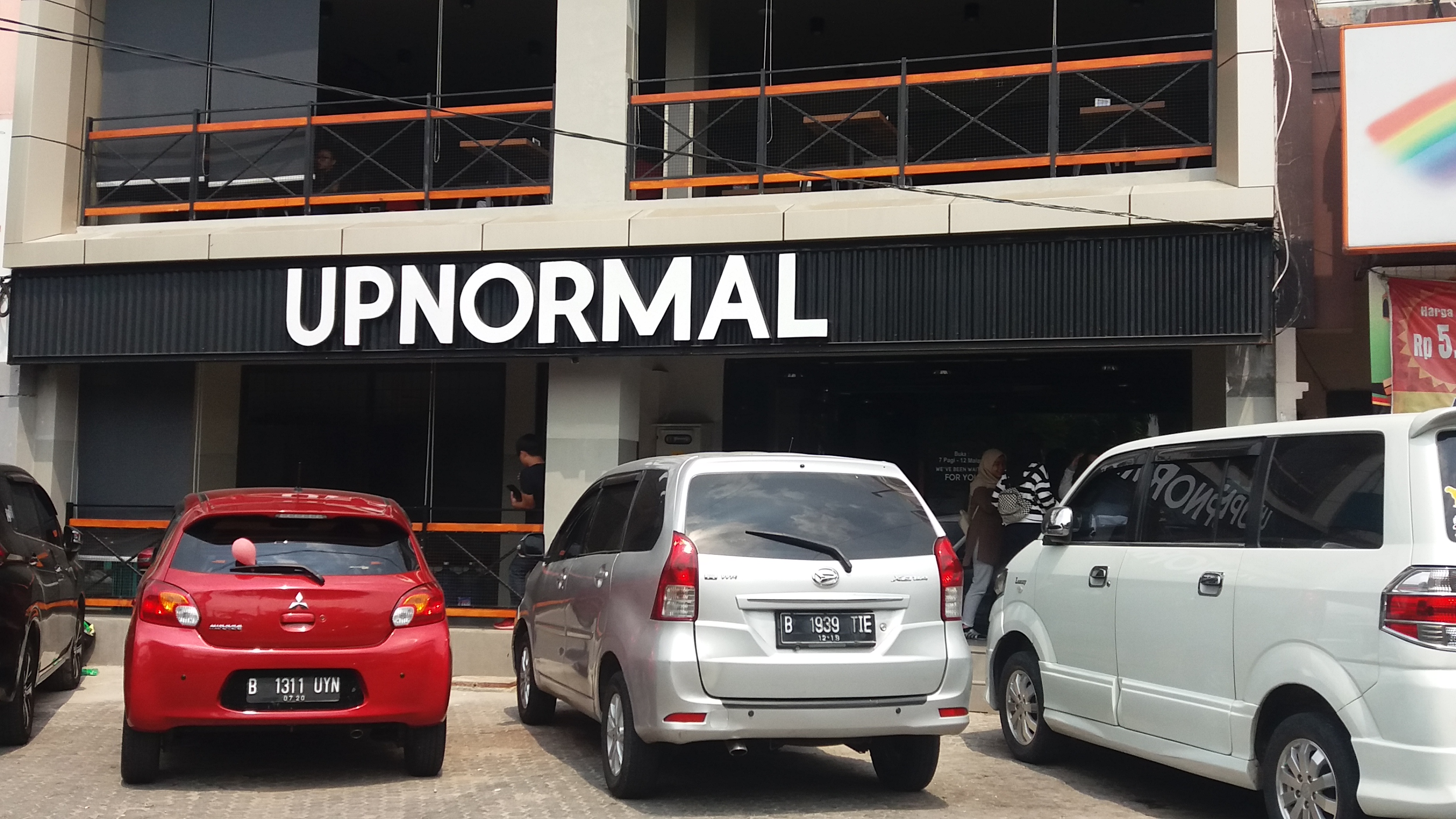 Baru 1 Bulan, Warunk Upnormal Kemang Pratama Sajikan 100 Lebih Varian Makanan