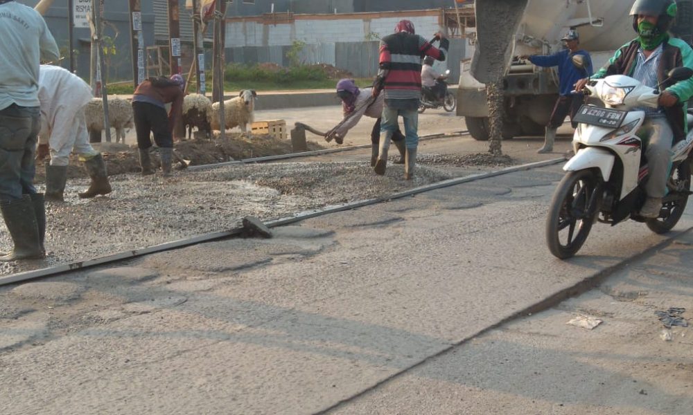 Disorot Ridwan Kamil, Jalan Raya Merdeka-Babelan Mulai Diperbaiki