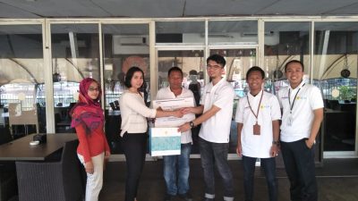 Hari Pelanggan Nasional, PLN UP3 Cikarang Sambangi Pelanggan Besar dan Rumah Tangga