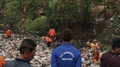 Tumpukan Sampah Kali Jambe Viral di Medsos, Pemkab Bekasi Mulai Berbenah
