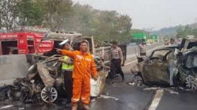 Kecelakaan Beruntun di KM 91 Cipularang, 8 Warga Kota Bekasi Alami Luka-Luka