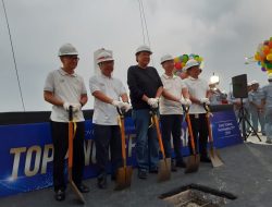 Chairul Tanjung Hadiri Topping Off Tower Pertama Transpark Juanda