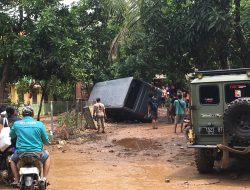 Mobil Bertumpuk di PGP Bekasi Dievakuasi Komunitas Off Road