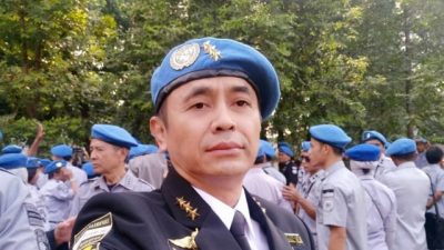 Pernyataan petinggi Sunda Empire, Rangga Sasana bikin Ketua Gerakan Pemuda (PP) Ansor Kabupaten Bekasi, Ahmad Tetuqotaqiudin meradang. Pasalnya, Rangga mengklaim bahwa dirinya adalah Ketua GP Ansor Cibitung. Pria akrab disapa Atet ini meluruskan jika pernyataan Rangga yang mengaku sebagai Ketua GP Ansor Cibitung adalah klaim sepihak. Menurutnya, tidak ada pengurus cabang kecamatannya yang bernama Rangga Sasana. "Itu pernyataan bohong, saya sudah cek dan pastikan dari tahun 1990 sampai sekarang 2020 nggak ada nama Rangga sebagai pengurus ataupun pimpinan Ansor," ungkap Atet, Selasa (28/1/2020) saat dihubungi sambungan selularnya. Atas klaim sepihak itu, Atet meminta Rangga Sasana membuktikan kepada publik melalui media massa dengan menunjukan Kartu Tanda Anggota (KTA) pengurus GP Ansor. Jika tidak terbukti, Atet berencana akan mengsomasi Rangga Sasana atas klaim sepihaknya. "Saya bisa pastikan tidak ada pengurus atau ketua yang bernama Rangga Sasana, jika kemarin-kemarin dia mengklaim adalah Ketua GP Ansor Cibitung, tolong buktikan saja KTA resmi kepengurusan," tegas dia. Ia menyebut, jika pernyataan Rangga Sasana adalah halusinasi sebagai pengurus GP Ansor. Sama halnya ia dengan kasus yang sedang didalami oleh Polda Metro Jaya soal Sunda Empire. "Jangan mengaku-ngaku juga sebagau NU (Nadlatul Ulama) tulen," tutupnya.