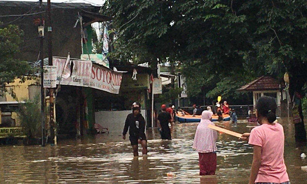Dua Warga Bekasi Tewas Akibat Banjir