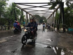 Jembatan Patal Bekasi Goyah, Dishub Batasi Kendaraan yang Melintas