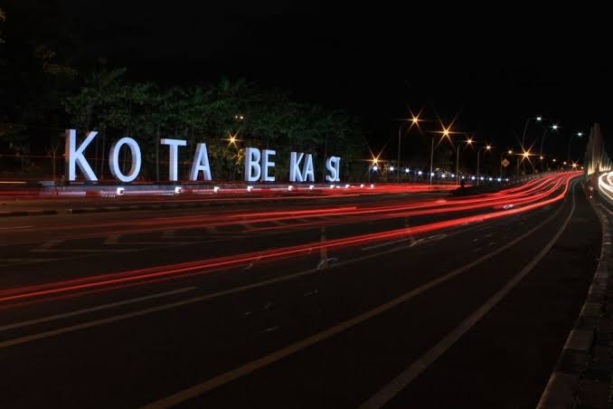 Ilustrasi Kota Bekasi malam hari