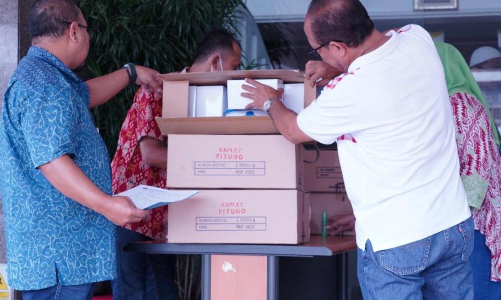 Cegah Penyebaran Covid-19, Jasa Marga Salurkan Hand Sanitezer, Masker dan Vitamin di Bekasi