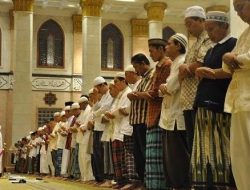 Tahun Ini Imam Masjid Bekasi Dapat Gaji Rp 2,5 Juta