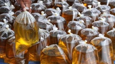 Ilustrasi minyak goreng curah