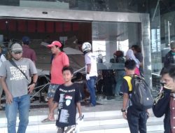 Plafon Ramayana Bekasi Junction Ambruk Timpa 5 Orang