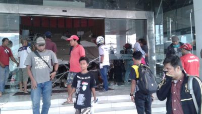 Plafon Ramayana Bekasi Juntion Ambruk Timpa 5 Orang