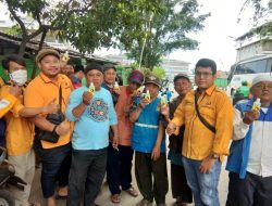 Gema MKGR Kota Bekasi Bagikan Gratis 1000 Hand Sanitizer, Sopir Angkot dan Ojek Berebut