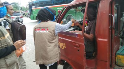 PSBB Kota Bekasi, Remi Bagi 5.000 Masker ke Pengguna Jalan