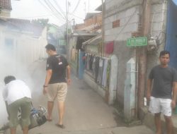 Resah DBD Ditengah Pandemi, Warga Kampung Pintu Air Fogging Mandiri