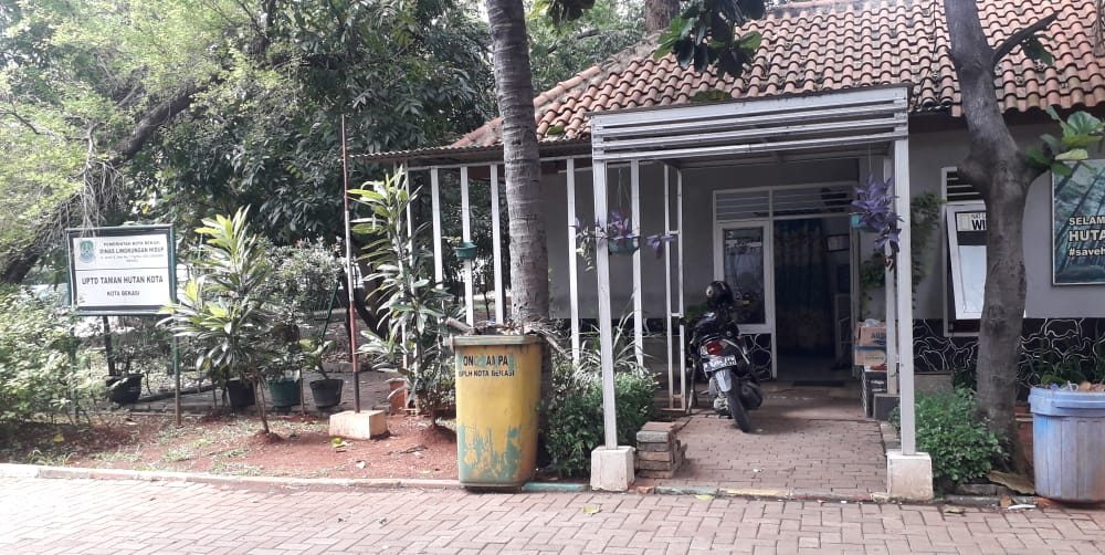 Ditinggal WFH, Kantor UPTD Taman Hutan Kota Bekasi Diobrak-abrik Pencuri