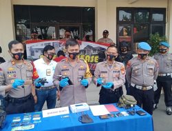 Satroni Rumah Polisi di Tambun, Ranmor Besenpi Mainan Ambruk Diterjang Peluru