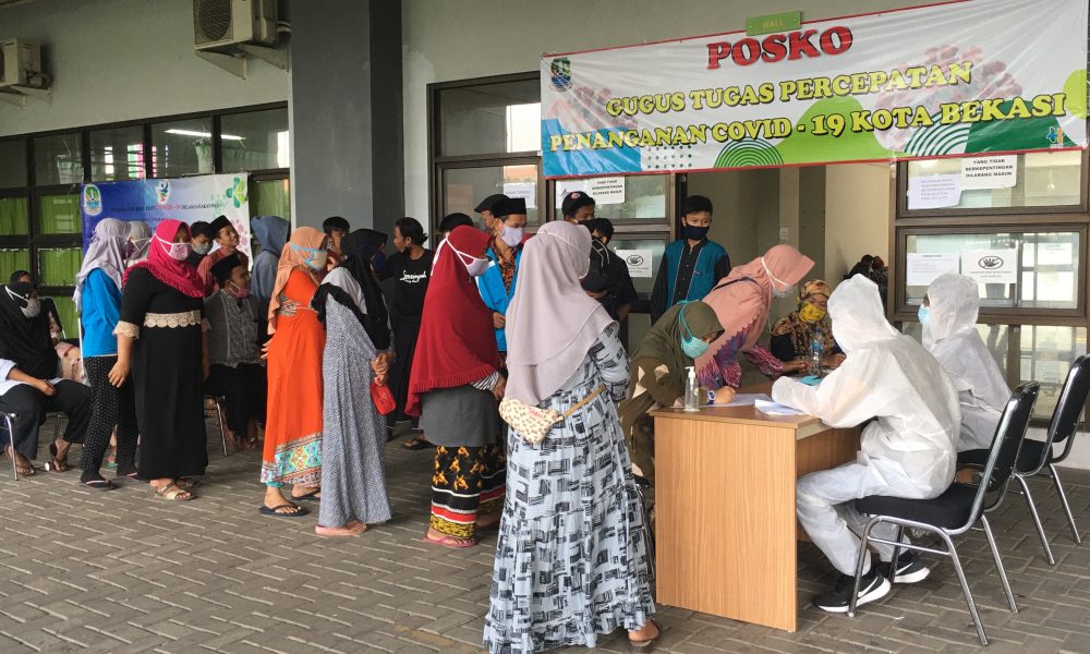 Guru dan Ratusan Santri Ponpes Annur Jalani Rapid Tes