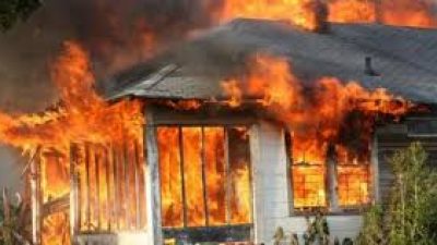 Pos Kampus UPB Cikarang Dibakar Orang Gila