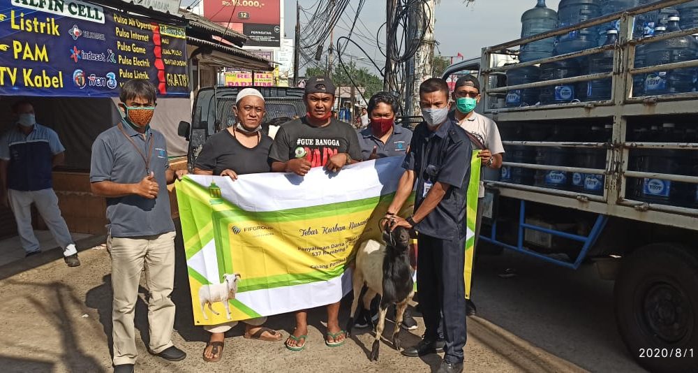 FIFGROUP Salurkan 537 Kurban dan 2 Sapi Kurban untuk Masyarakat Sekitar