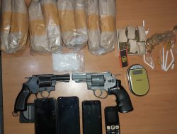 Jual Narkoba, Kakek Tua Ditangkap, Polisi Temukan Dua Pucuk Airsoft Gun Di Kontrakannya