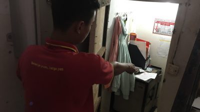 Detik-detik Rampok Satroni Minimarket di Bekasi, Pegawai Ditodong Pistol dan Dikalungi Celurit, Duit dalam Brankas Rp 28 Juta Raib