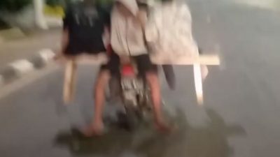 Viral Video Remaja Bonceng Lima Gunakan Sepeda Motor di Jalan Ahmad Yani