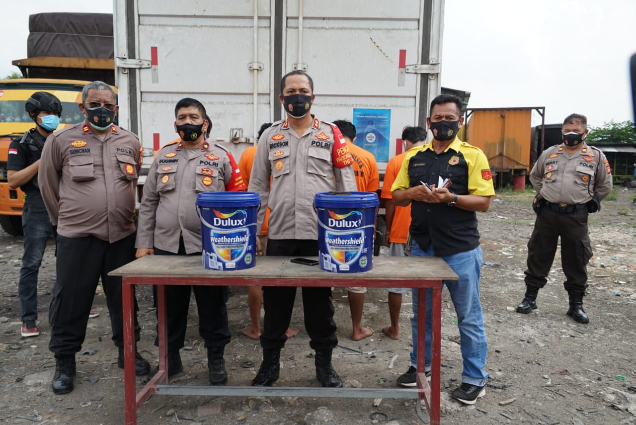 Konferensi Pers di Polsek Cikarang Timur. Foto: Gobekasi.id