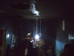 Si Jago Merah Mengamuk Saat Penghuni Rumah Hendak Beranjak Tidur