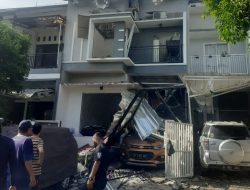 Tabung Gas 12 Kg Meledak, Tiga Rumah dan Mobil di Kemang Pratama Hancur