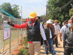 Tri Harapkan Pembangunan Polder Air dan Perbaikan Jalan Tepat Waktu