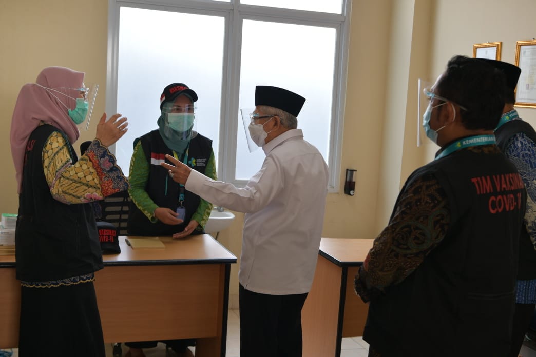Wapres Sidak Data Penerima Vaksin Covid-19 di Puskesmas Cikarang, Desa Karang Asih, Kecamatan Cikarang Utara, Kabupaten Bekasi, Kamis (19/11/2020). Foto: Gobekasi.id