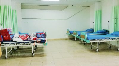 Penampakan tempat tidur sebagai penambahan uang isolasi pasien Covid-19 di Gate 7 RSD Stadion Patriot Candrabhaga. Foto: (Ist)