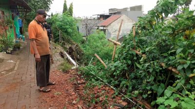 Kesaksian Warga Melihat Detik-detik Longsor di Jatiasih