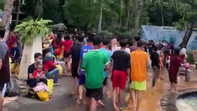 Viral Pengunjung Membludak di Waterboom Lippo Cikarang