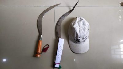 Barang bukti yang disita polisi dari lima begal bercelurit