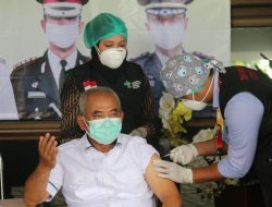 Wali Kota Bekasi Tepis Isu Kadaluarsa Vaksin Covid-19