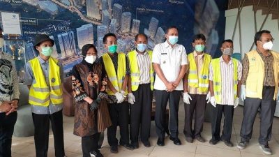Menteri Risma Antarkan Lima Pemulung Bekerja di Grand Kamala Lagoon