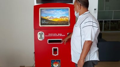 Mesin baru pencetakan dokumen kependudukan di Kabupaten Bekasi. Foto: Gobekasi.id