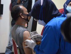 Vaksinasi Covid-19 di Kabupaten Bekasi Terus Berjalan Selama Ramadan