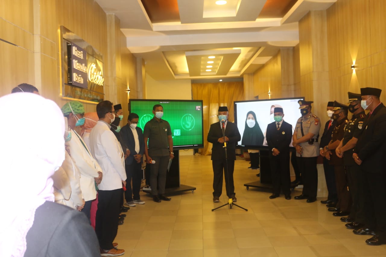 Wali Kota Bekasi Rahmat Effendi saat memberikan sambutan pasca peresmian tiga layanan baru di RSUD Kota Bekasi, Selasa (9/3/2021). Foto: (Ist)