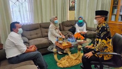 Kunjungan PLN Up3 Bekasi ke Kantor Ketua DPRD Kota Bekasi, Senin (5/4/2021). Foto: Gobekasi.id