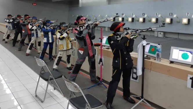 Atlet menembak Kabupaten Bekasi saat berlatih di venue
