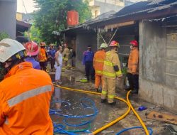 Ditinggal Salat Id, Empat Kontrakan di Bekasi Hangus Terbakar