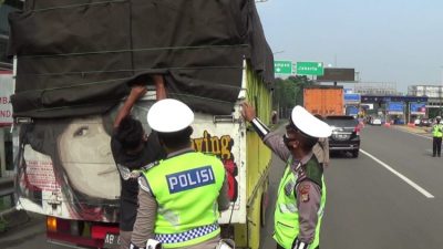 Hari Pertama Penyekatan, 136 Kendaraan Pemudik Dipaksa Putar Balik