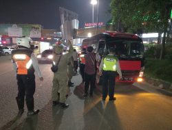 Pemudik Melonjak, Polisi Tutup Total Akes Jalan Penghubung Bekasi-Karawang