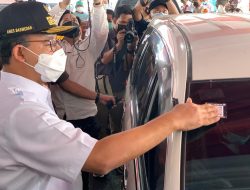 Ingin Pastikan Warga Kembali ke Jakarta Bebas Covid-19, Anies Kunjungi Pemeriksaan Rapid Antigen di KM 34 Tol Japek