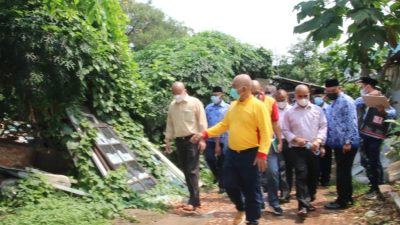 Wali Kota Bekasi Rahmat Effendi meninjau langsung lokasi Perumahan Pondok Jati Murni RW. 07, Kelurahan Jati Murni, Kecamatan Pondok Melati